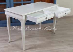 120 cm classic style desk made of solid wood and colored white